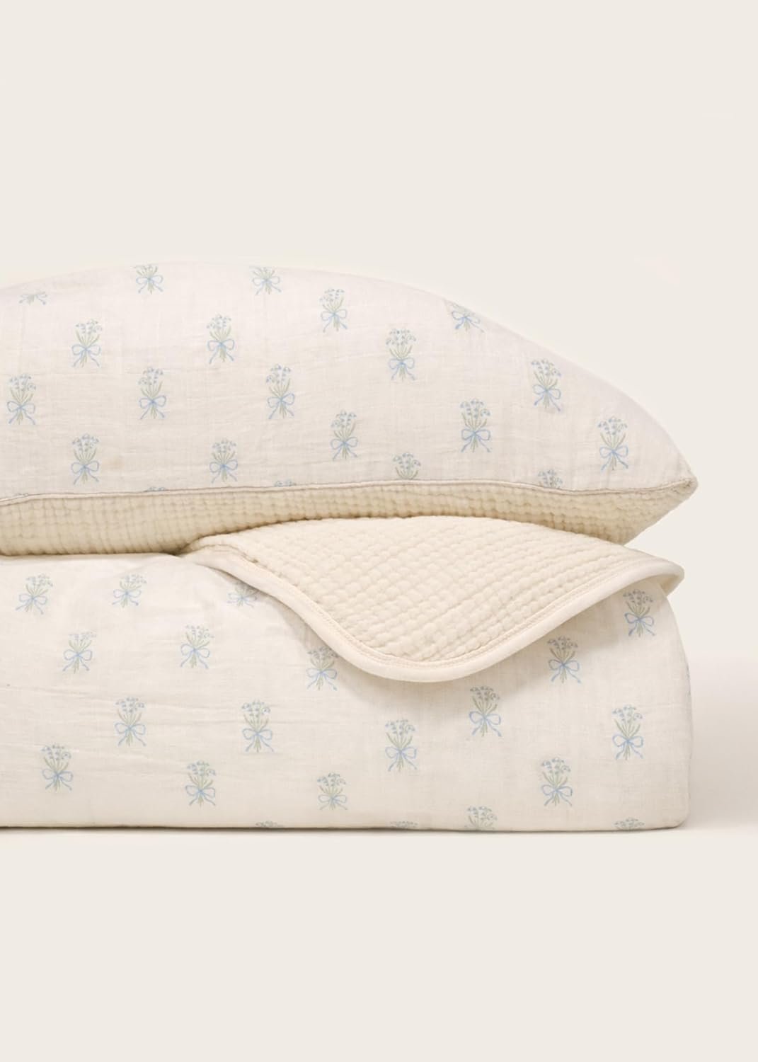 Oilo Premium Cotton Muslin Floral Crib Quilt & Pillow Sham Set – [Imperfect/Clearance] – 45″x60″ Toddler Bedding, Lily Bouquet
